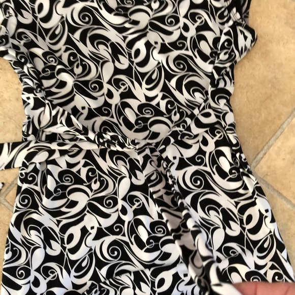 Suzy Shier cute black/white shirt - Picture 5 of 7